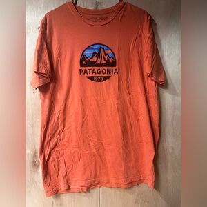 Patagonia T-Shirt Men’s X Large Salmon Orange Color Organic Mountain Slim Fit